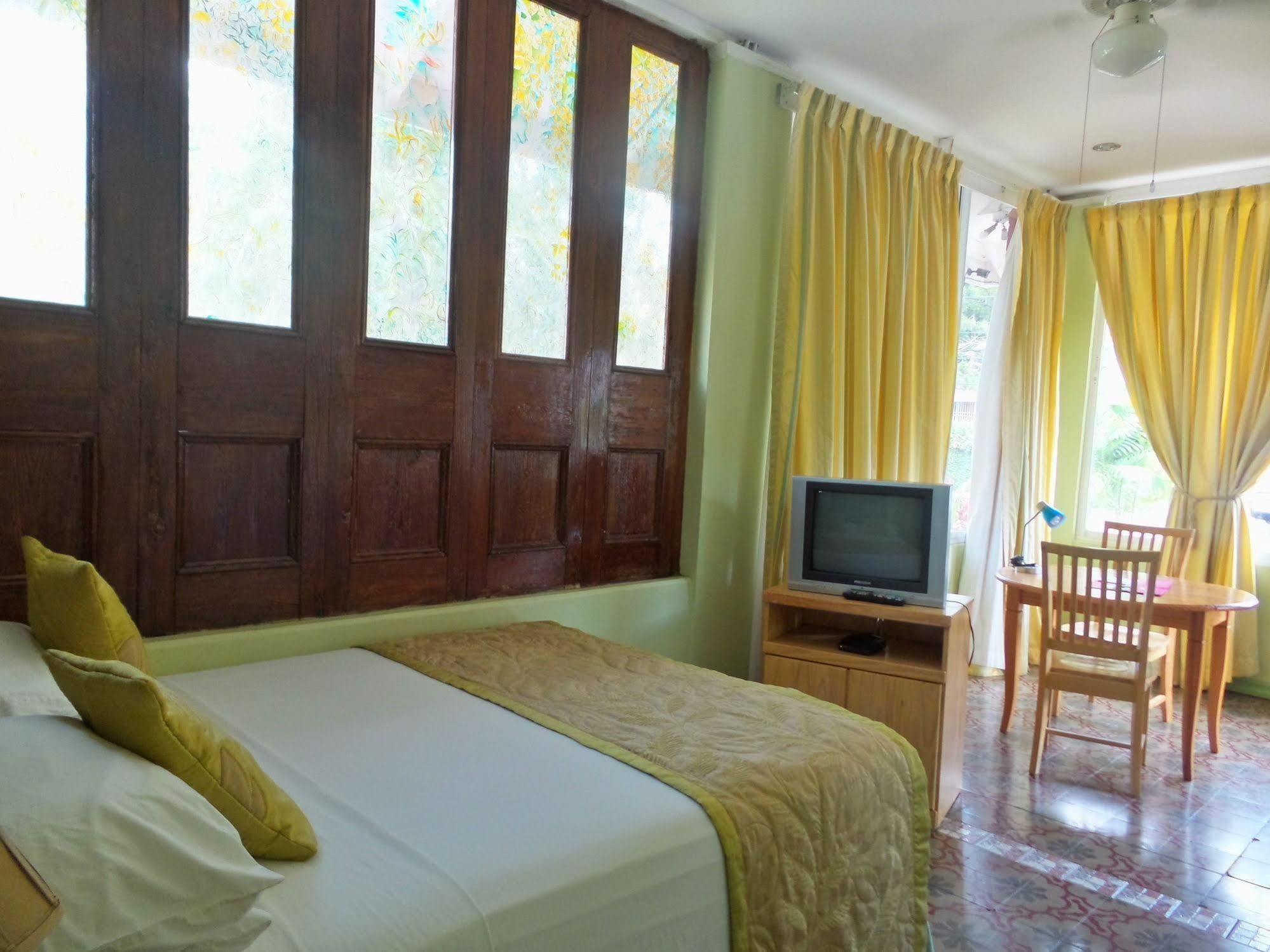 Heritage Inn Trinidad Belmont Εξωτερικό φωτογραφία