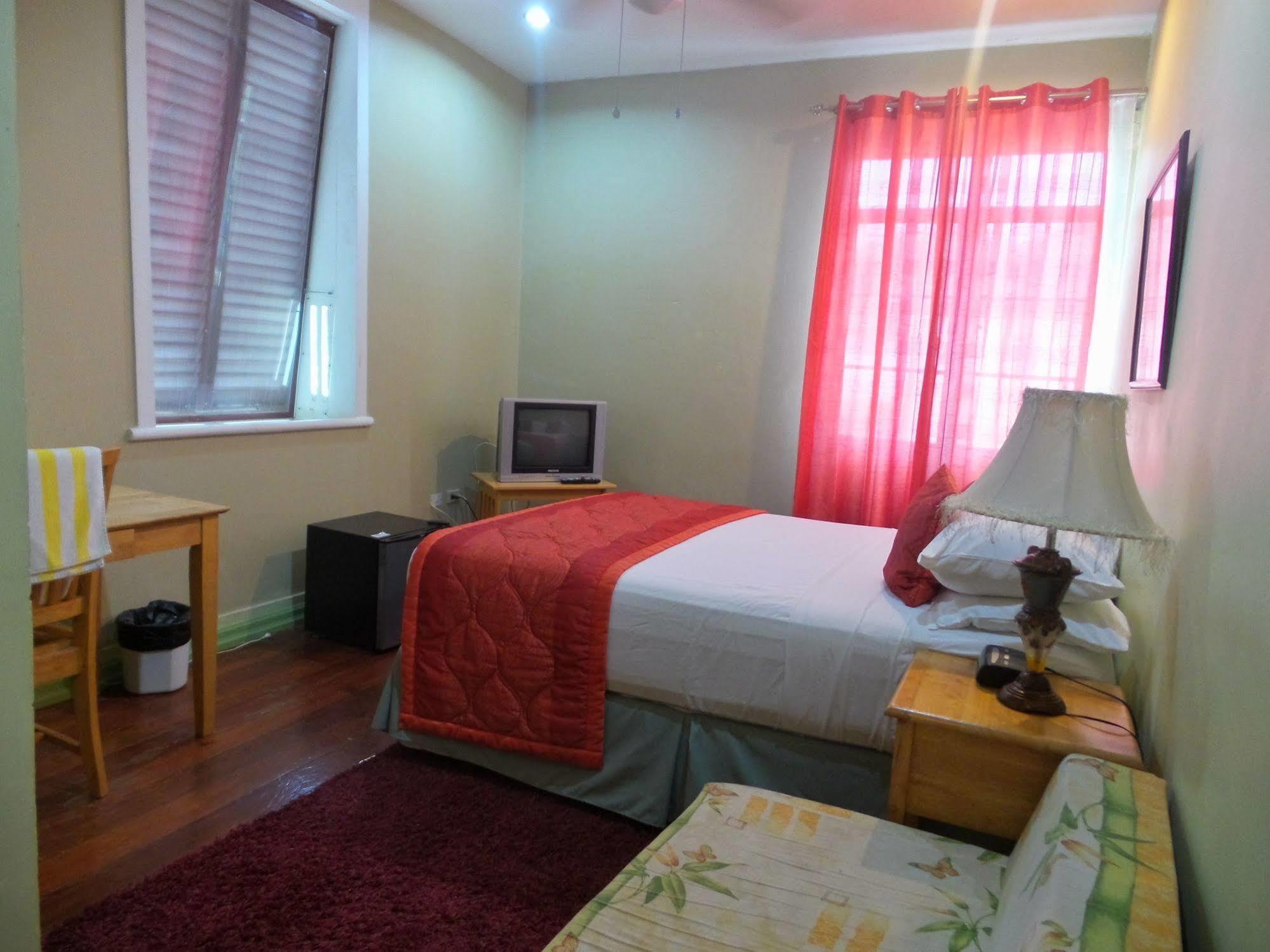Heritage Inn Trinidad Belmont Εξωτερικό φωτογραφία