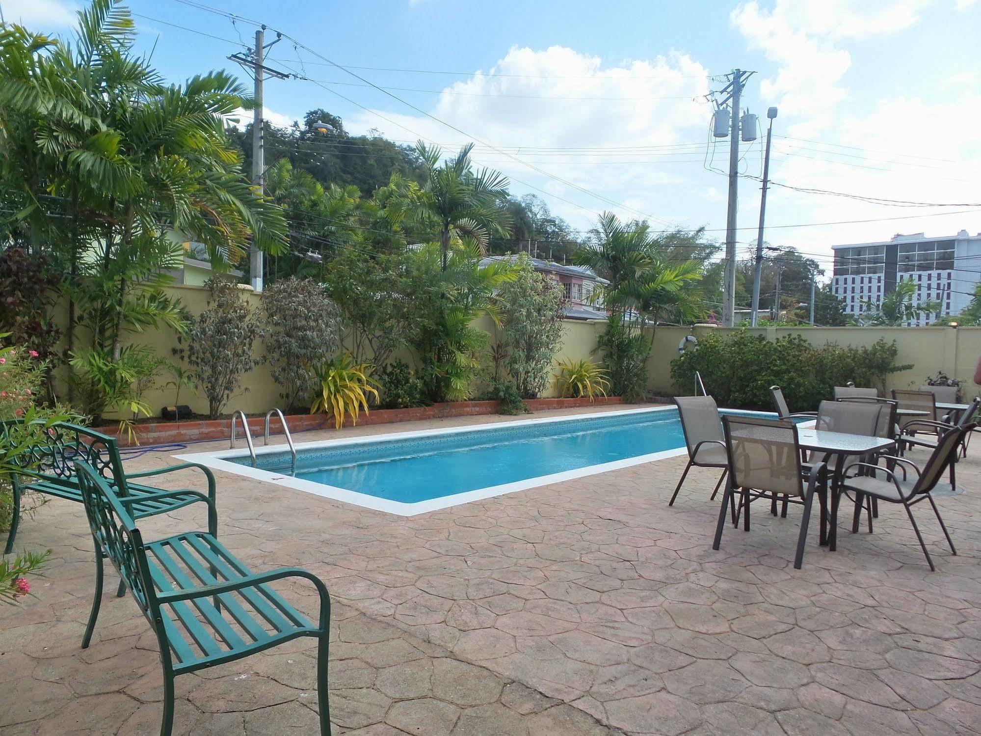Heritage Inn Trinidad Belmont Εξωτερικό φωτογραφία